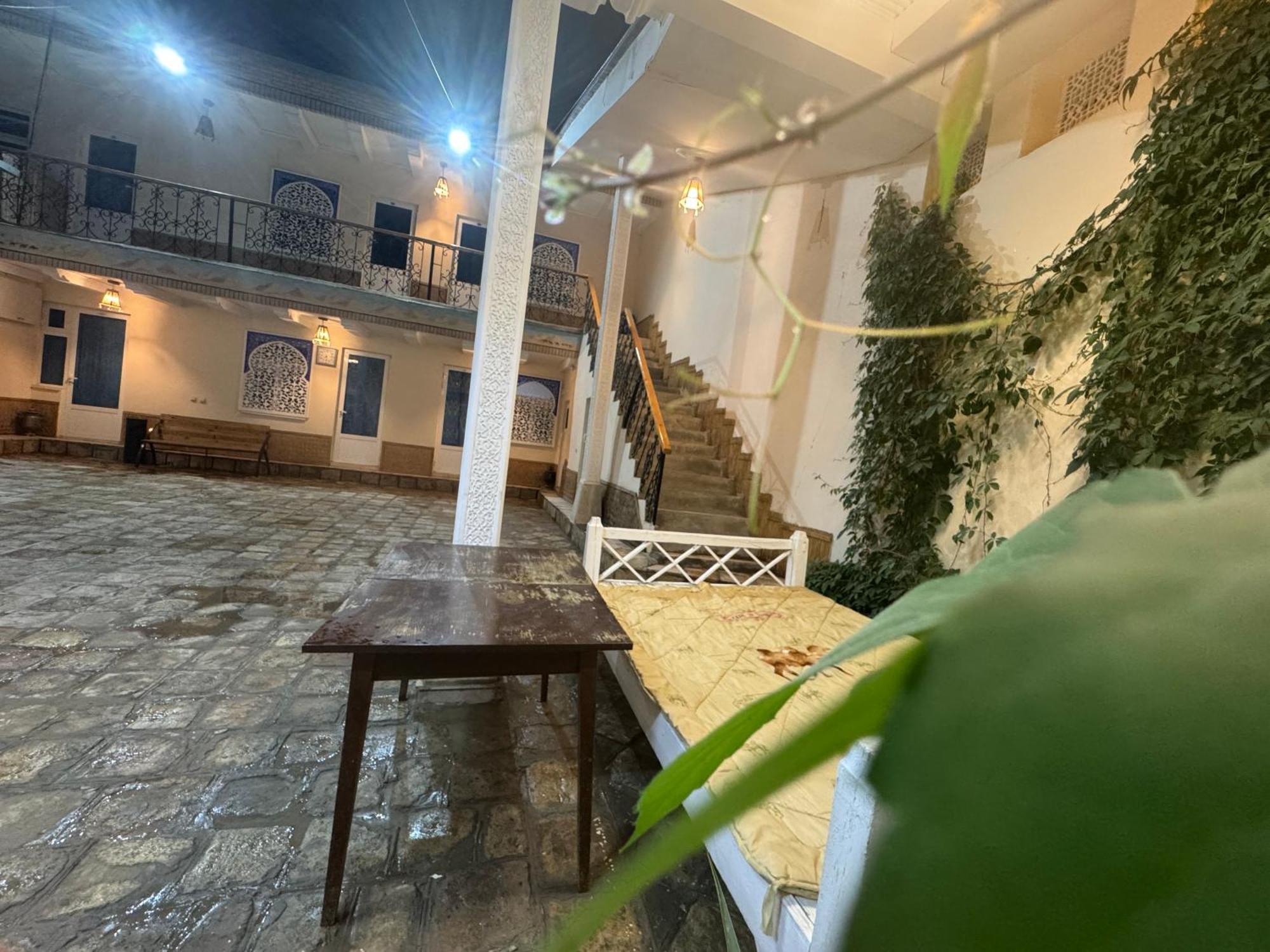 Bukhara House Hotel Bagian luar foto